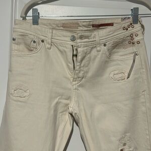 Cream colored, slim boyfriend jeans
